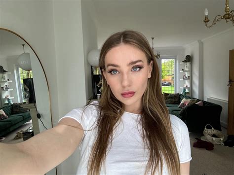 bethany lily sexy|Bethany Lily April (@bethanylilyapril) • Instagram photos and videos.
